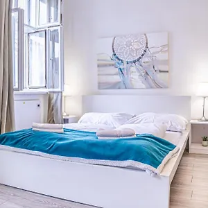welcoming-1br-apt-perfect-for-longstays.vienna-besthotels.com/